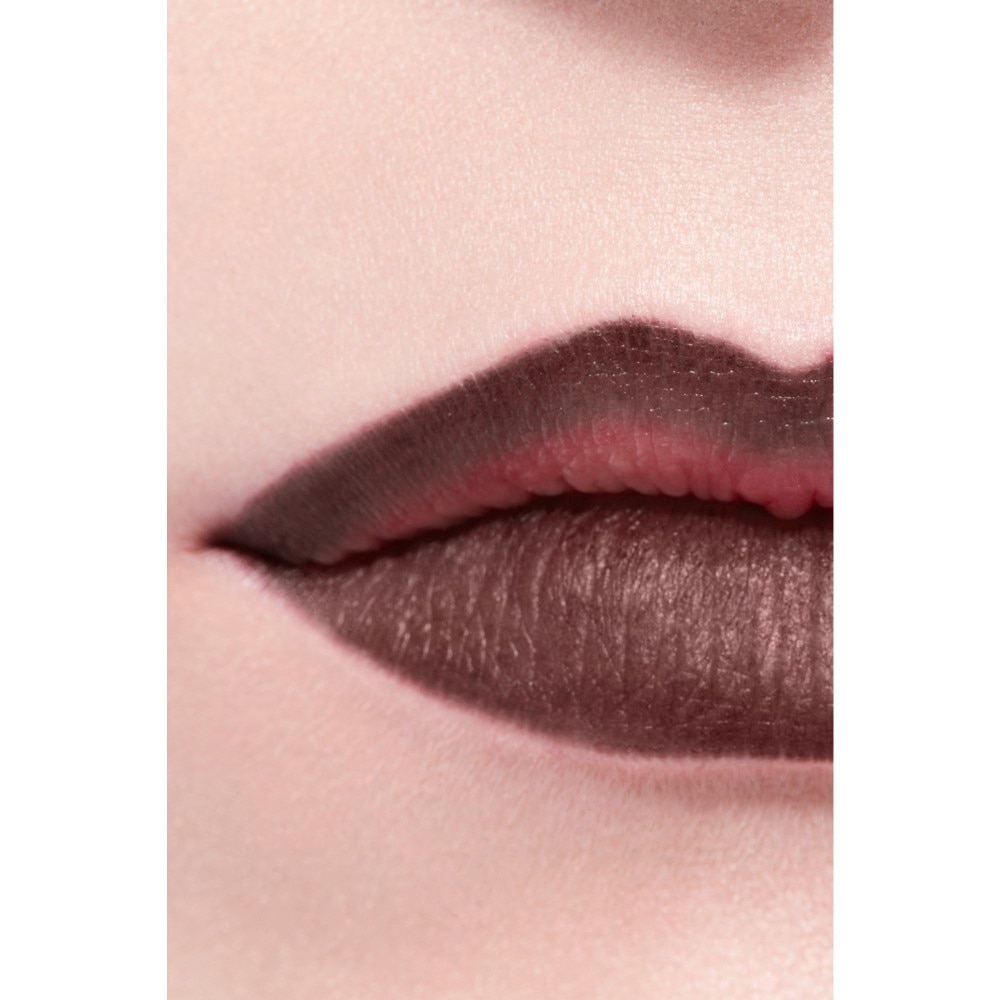L&Aacute;PIZ CONTORNO DE LABIOS DE LARGA DURACI&Oacute;N